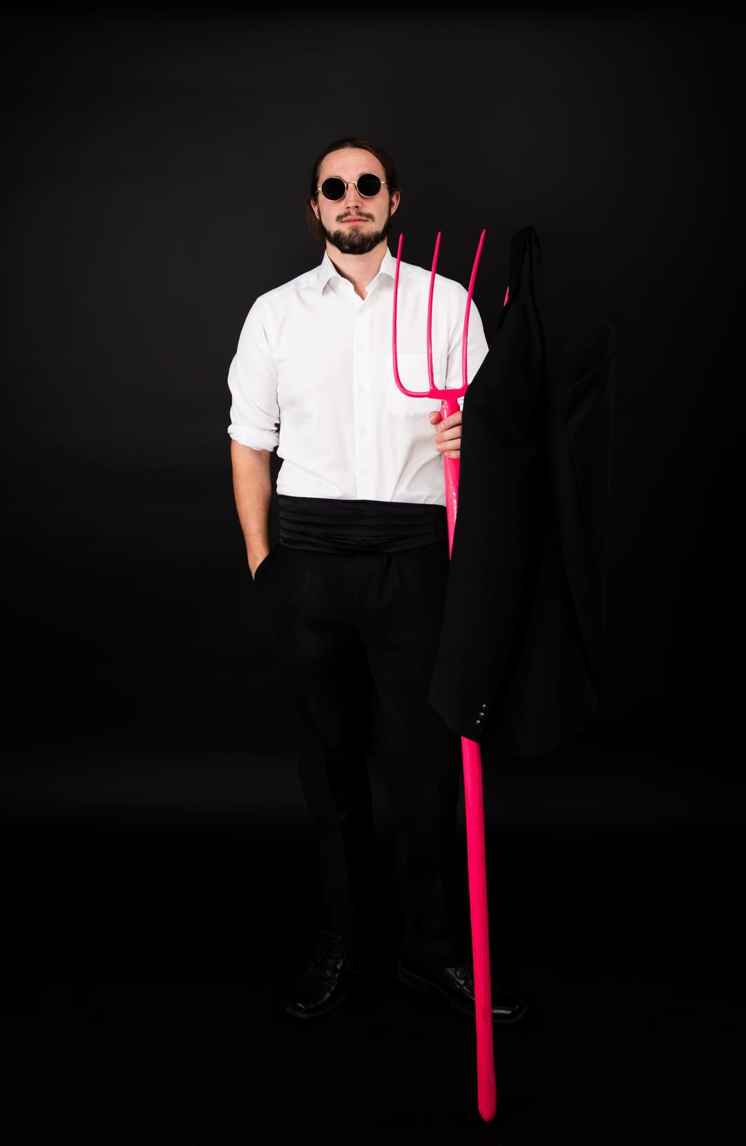 AMERICAN PINK GOTHIC - editorial, fashion, flash - photograph 8 of 9 by Marco Meyer, 2022