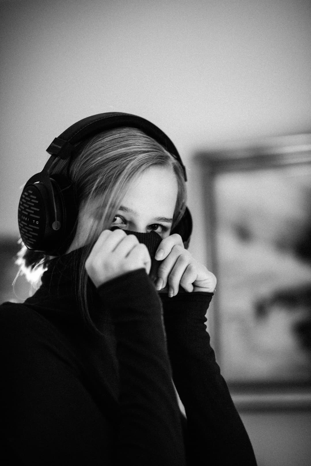 CASUAL LISTENING - available light, bavaria, black and white - photograph 9 of 16 by Marco Meyer, 2020