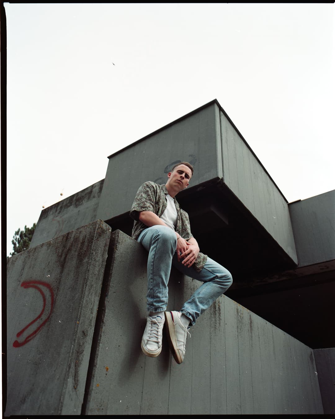 FELIX - analog, editorial, fashion - photograph 11 of 14 by Marco Meyer, 2022