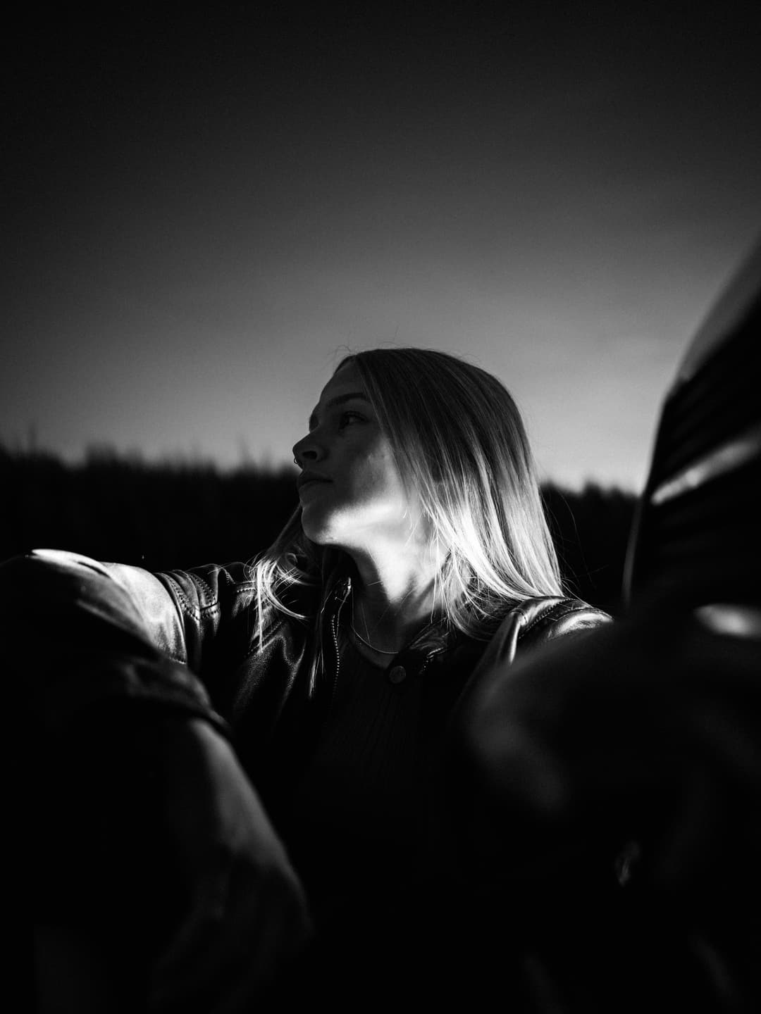 GIRL, CAR, SUNSET - portrait, editorial, outdoor - photograph 12 of 17 by Marco Meyer in Bavaria, Germany, 2025