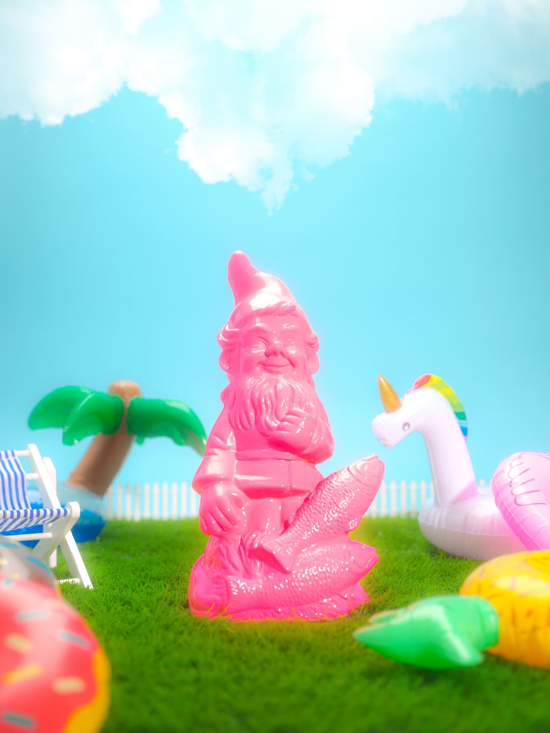 STAY PINK - flash, layout, magazine - photograph 5 of 9 by Marco Meyer, 2023