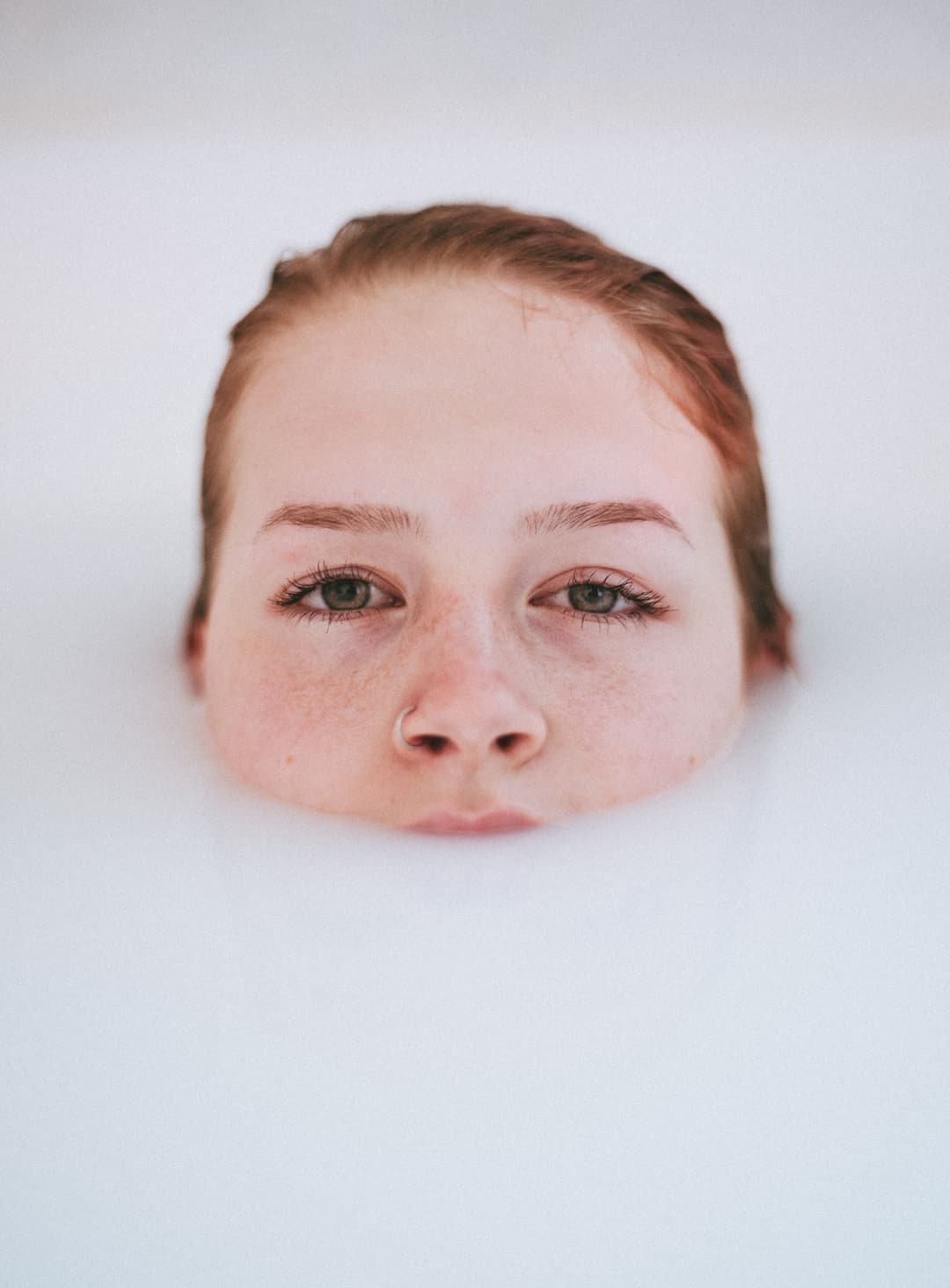 THE BATH IN RED - bright, editorial, fujifilm - photograph 3 of 12 by Marco Meyer, 2023